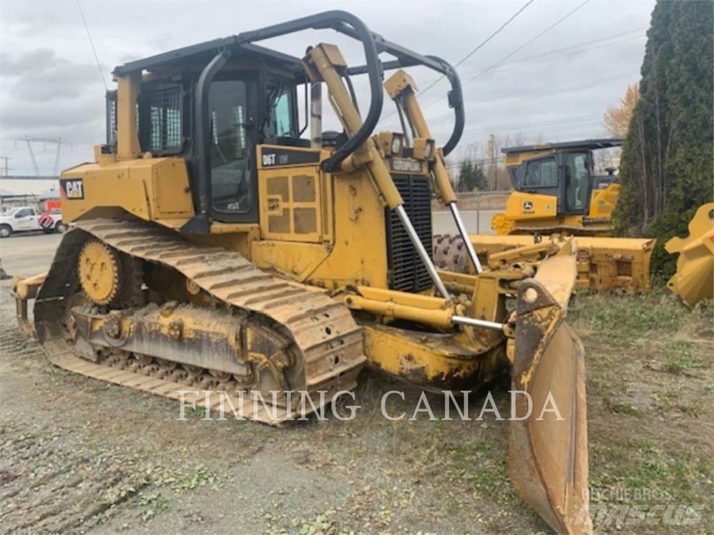 CAT D6T Telaketjupuskutraktorit