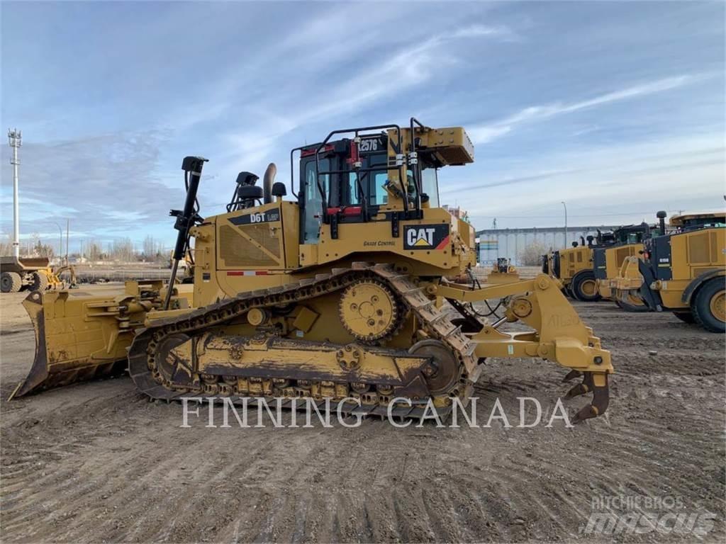 CAT D6T Telaketjupuskutraktorit