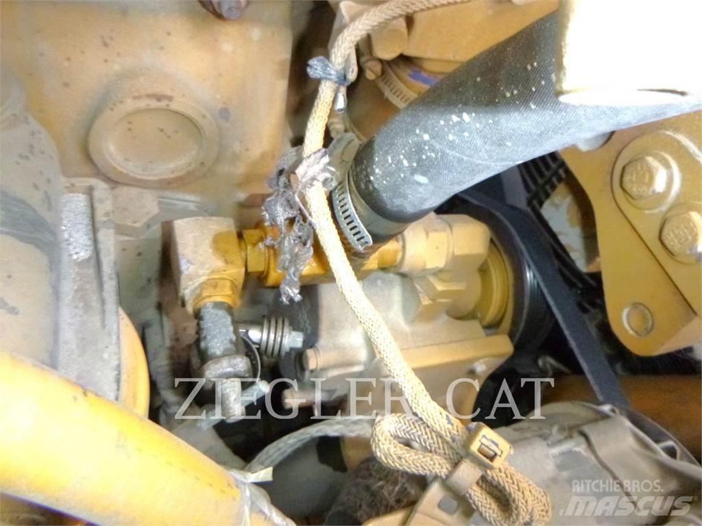 CAT D6T Telaketjupuskutraktorit