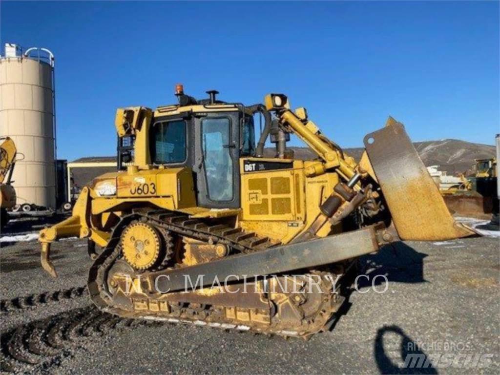 CAT D6T Telaketjupuskutraktorit