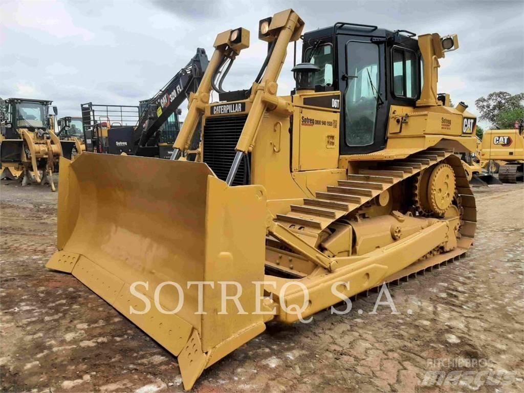 CAT D6T Telaketjupuskutraktorit