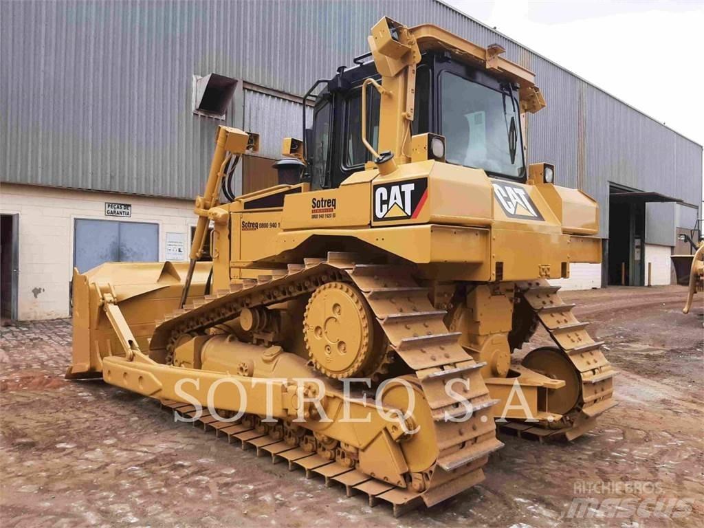 CAT D6T Telaketjupuskutraktorit