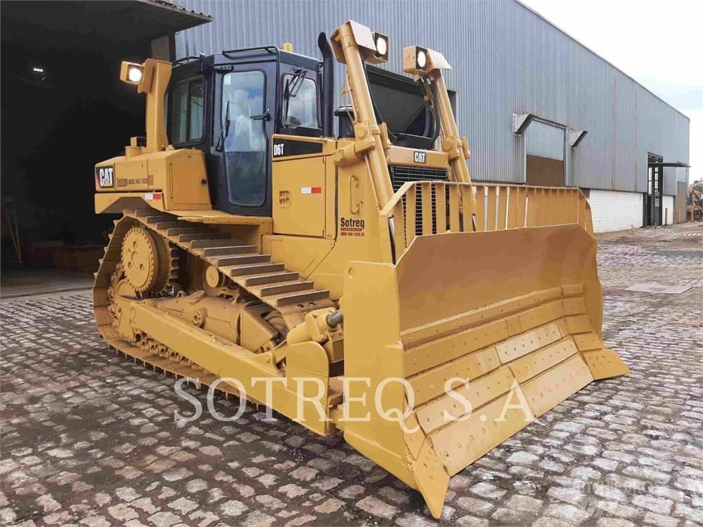 CAT D6T Telaketjupuskutraktorit