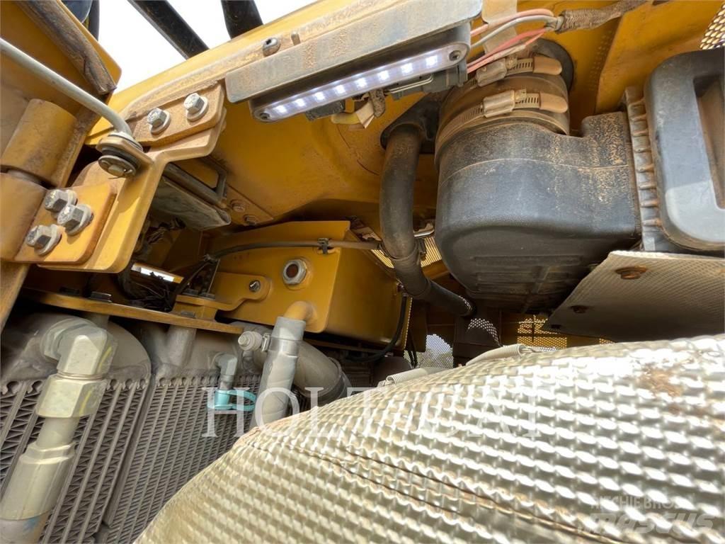 CAT D6T Telaketjupuskutraktorit