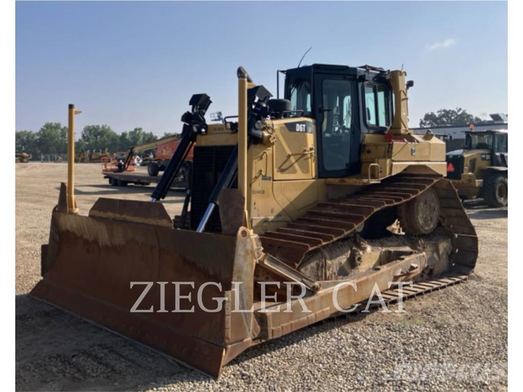 CAT D6T Telaketjupuskutraktorit