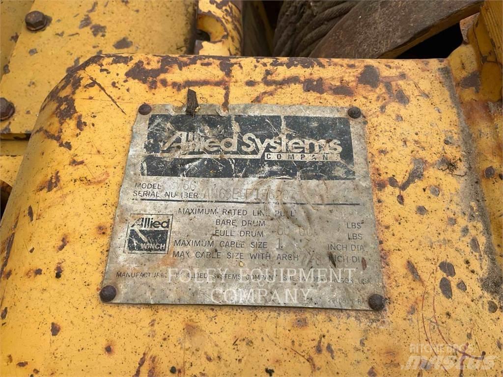 CAT D6T Telaketjupuskutraktorit