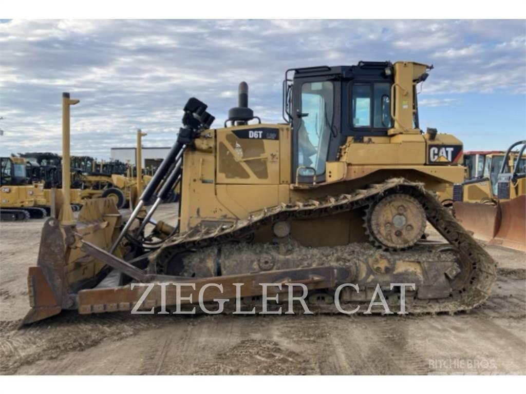 CAT D6T Telaketjupuskutraktorit