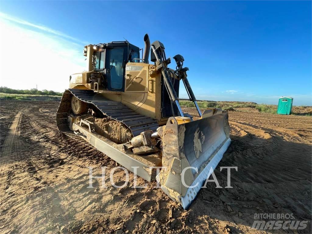 CAT D6T Telaketjupuskutraktorit