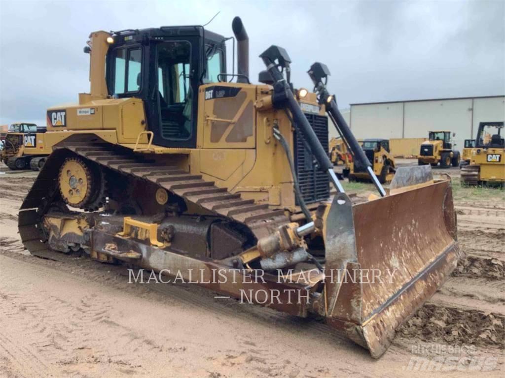 CAT D6T Telaketjupuskutraktorit