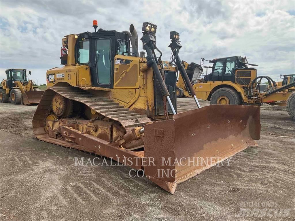 CAT D6T Telaketjupuskutraktorit