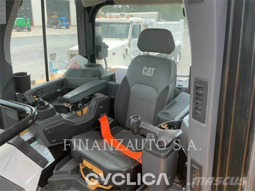 CAT D6T Telaketjupuskutraktorit