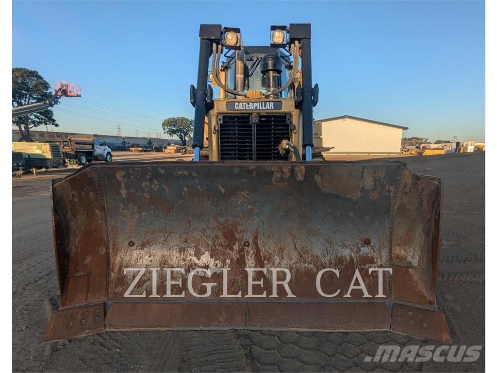 CAT D6T Telaketjupuskutraktorit