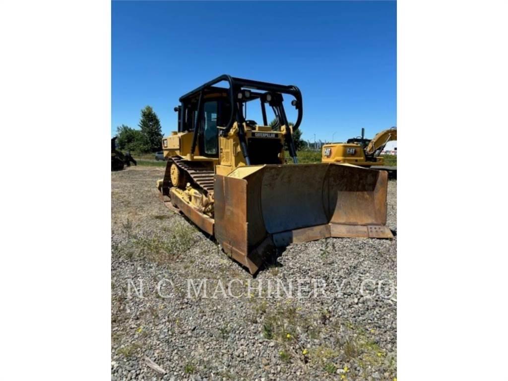 CAT D6T Telaketjupuskutraktorit