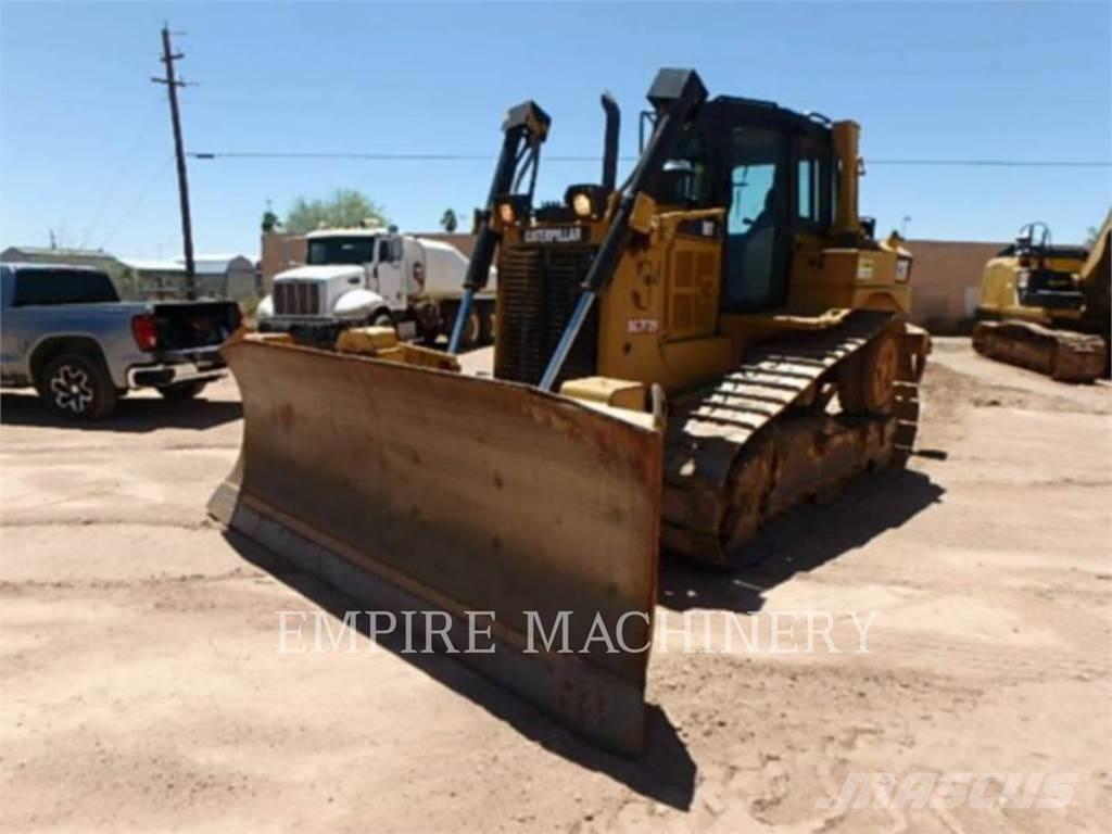 CAT D6T Telaketjupuskutraktorit