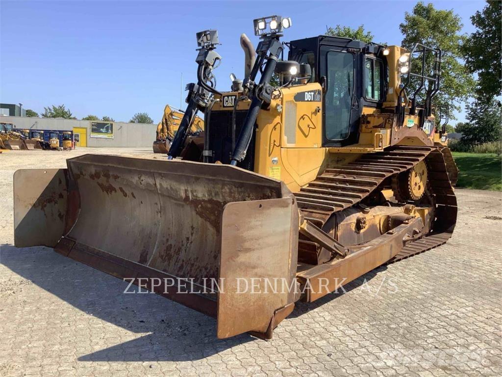 CAT D6T Telaketjupuskutraktorit
