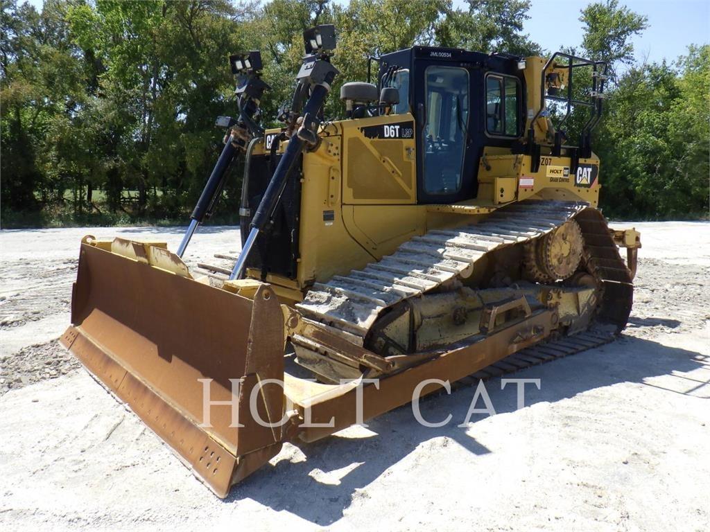 CAT D6T Telaketjupuskutraktorit