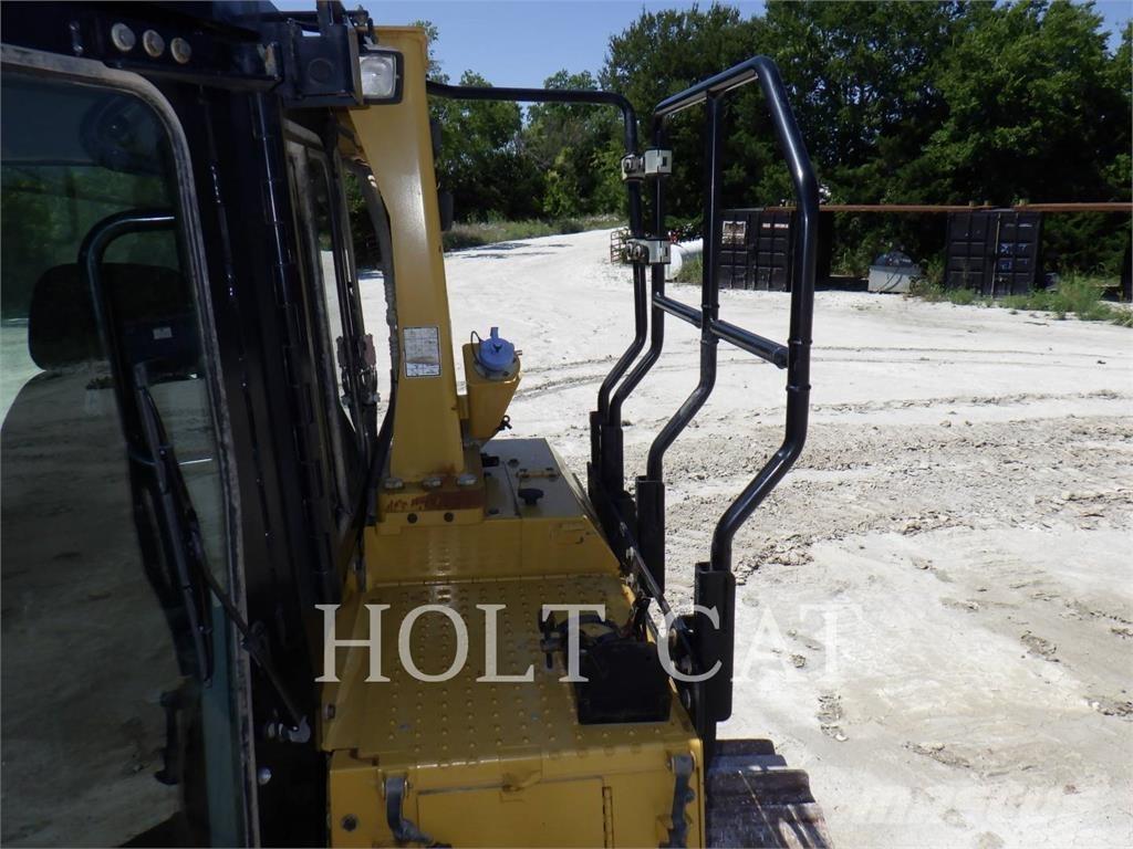 CAT D6T Telaketjupuskutraktorit