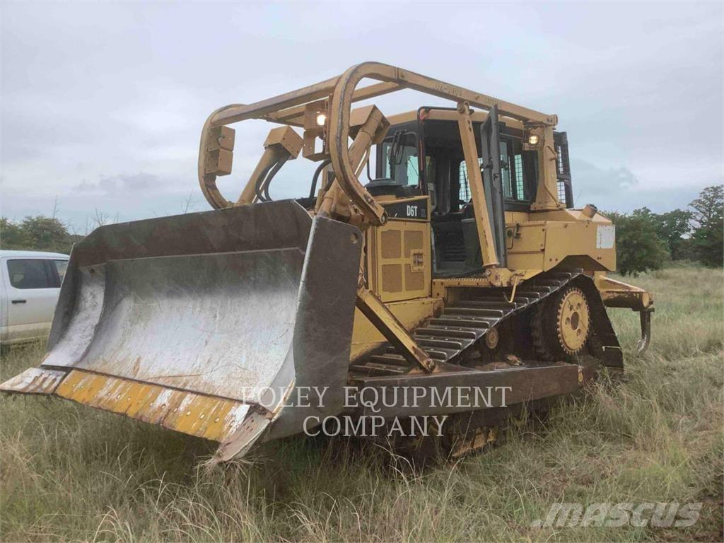 CAT D6T Telaketjupuskutraktorit
