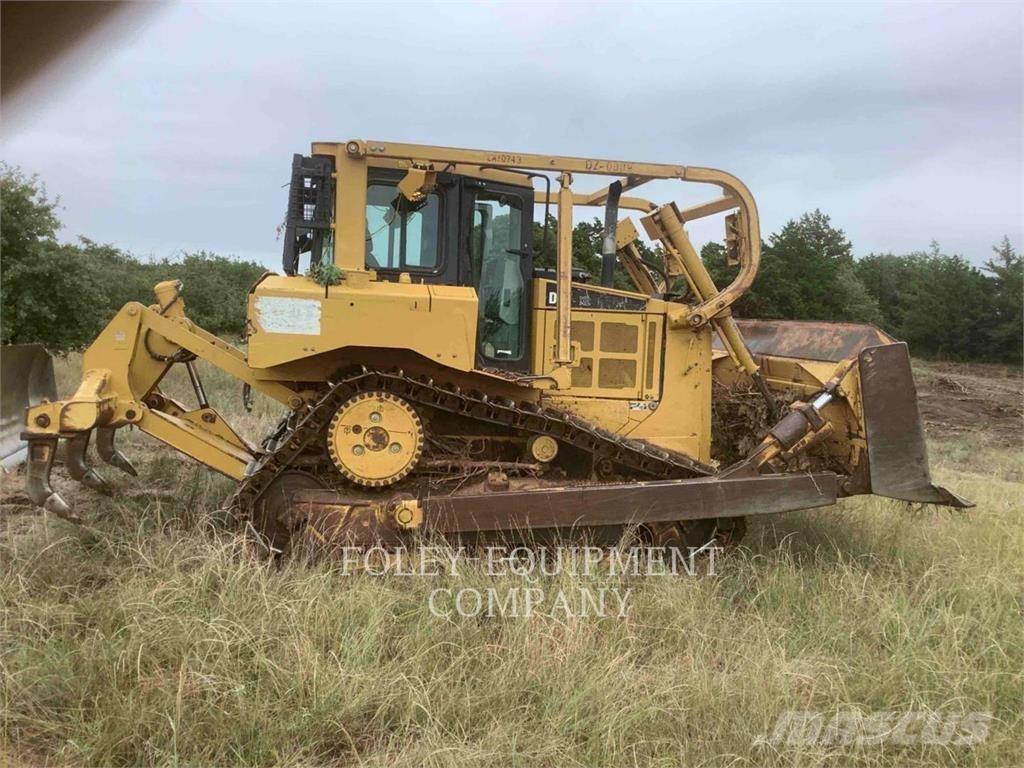 CAT D6T Telaketjupuskutraktorit