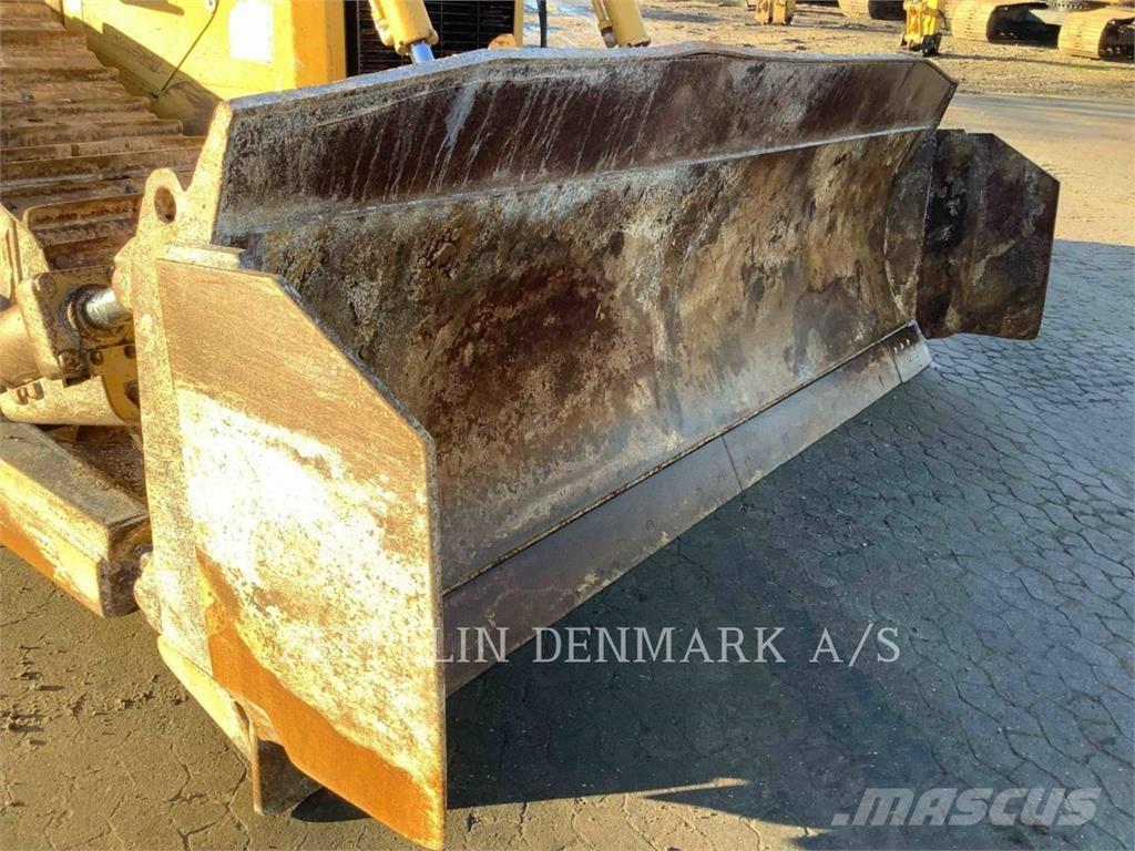 CAT D6T Telaketjupuskutraktorit