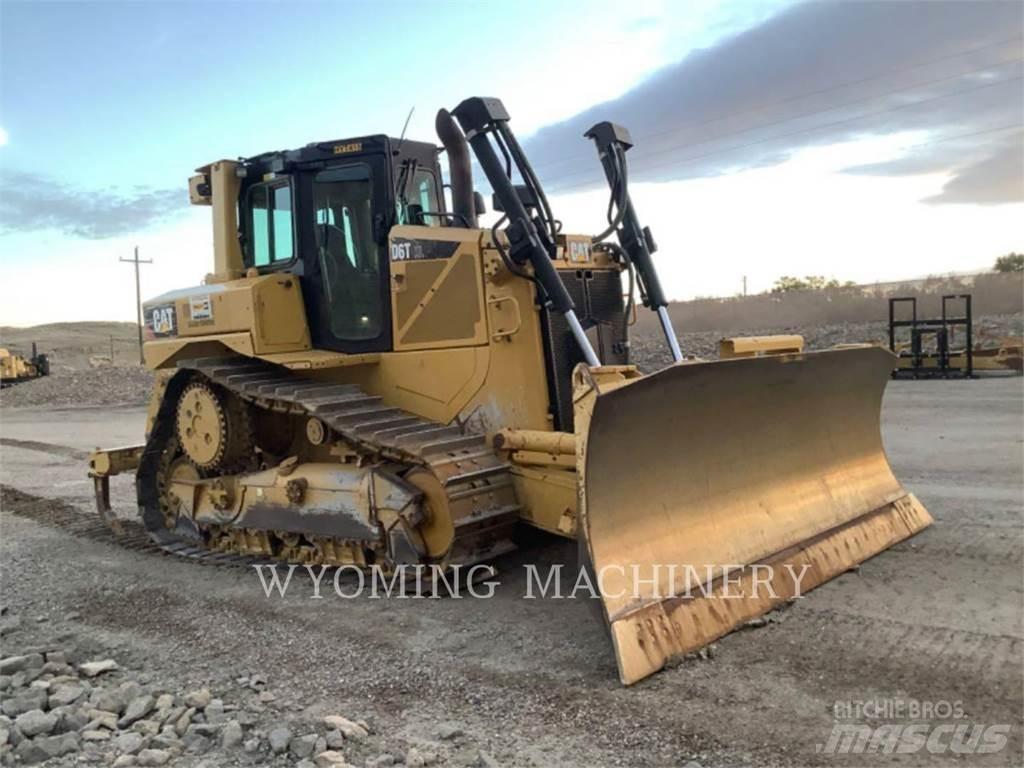 CAT D6T Telaketjupuskutraktorit