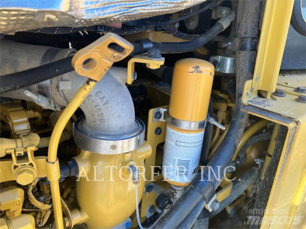 CAT D6T LGPPAT Telaketjupuskutraktorit