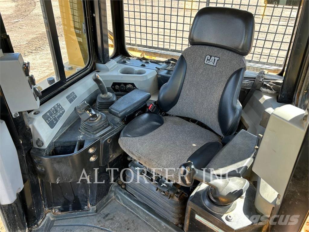 CAT D6T LGPPAT Telaketjupuskutraktorit