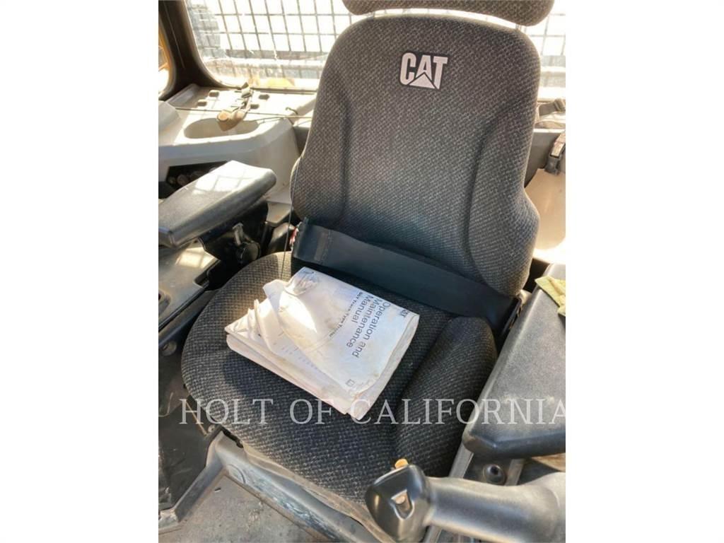 CAT D6T XL Telaketjupuskutraktorit