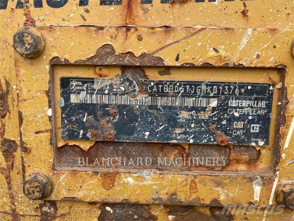CAT D6T XL Telaketjupuskutraktorit