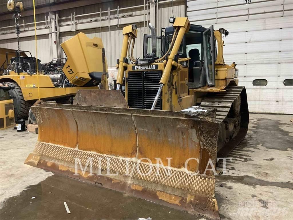 CAT D6T XW Telaketjupuskutraktorit