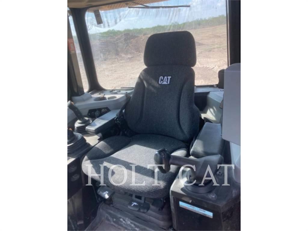 CAT D6T XWVP Telaketjupuskutraktorit