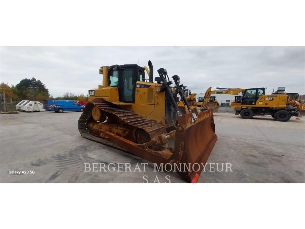 CAT D6T4F LGP Telaketjupuskutraktorit