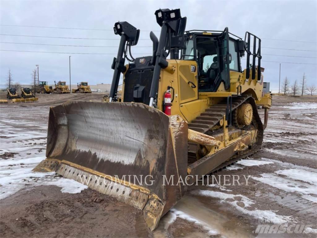 CAT D7 Telaketjupuskutraktorit