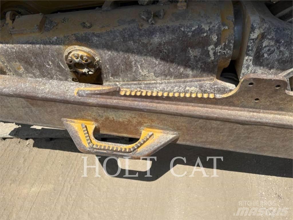 CAT D7 Telaketjupuskutraktorit
