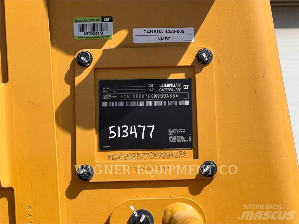 CAT D7 Telaketjupuskutraktorit
