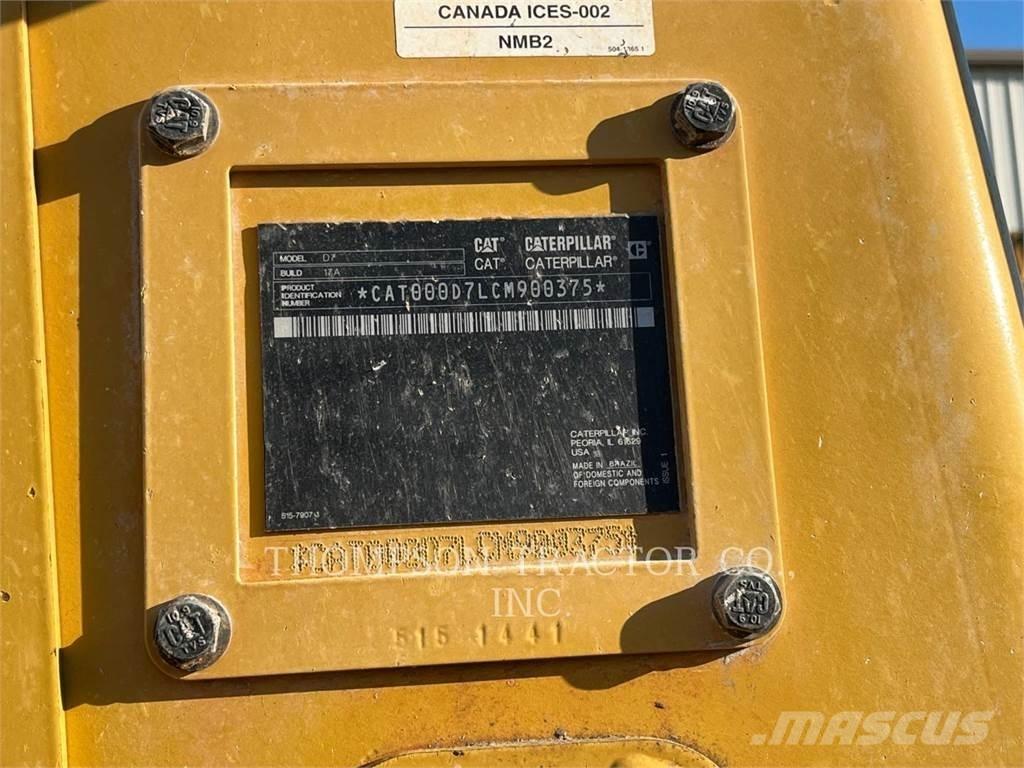 CAT D7 Telaketjupuskutraktorit