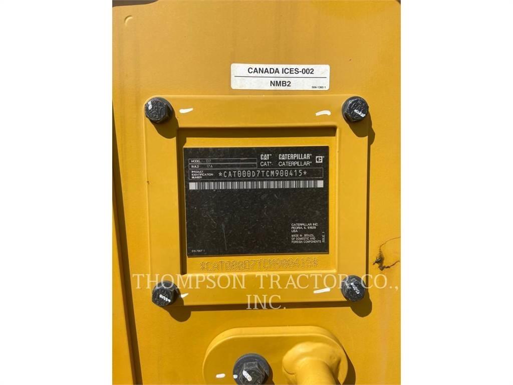 CAT D7 Telaketjupuskutraktorit