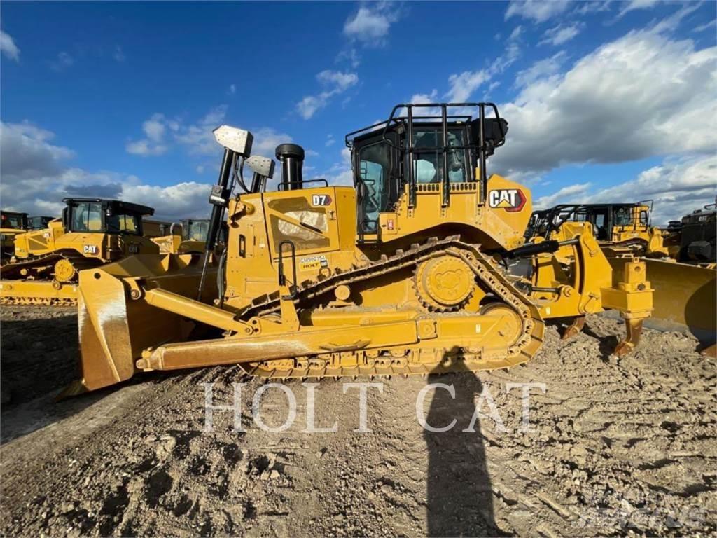 CAT D7 Telaketjupuskutraktorit