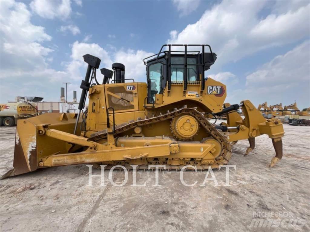 CAT D7 Telaketjupuskutraktorit