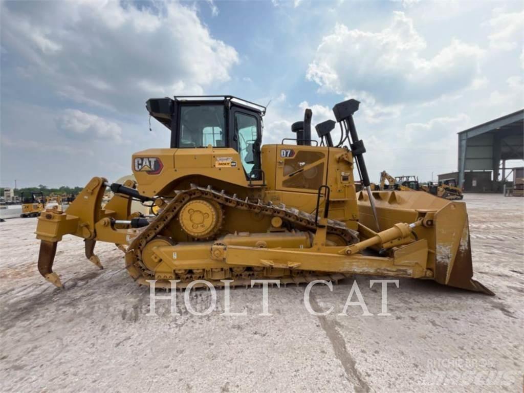 CAT D7 Telaketjupuskutraktorit