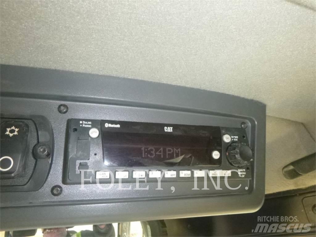 CAT D7-17 Telaketjupuskutraktorit