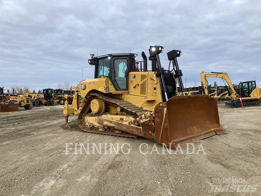CAT D7-17 Telaketjupuskutraktorit