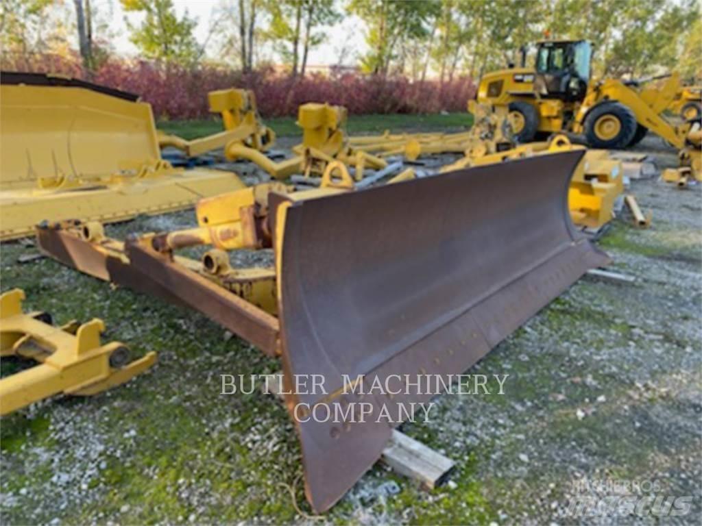 CAT D7 A BLADE Puskulevyt