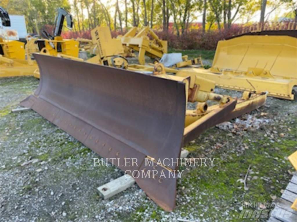 CAT D7 A BLADE Puskulevyt