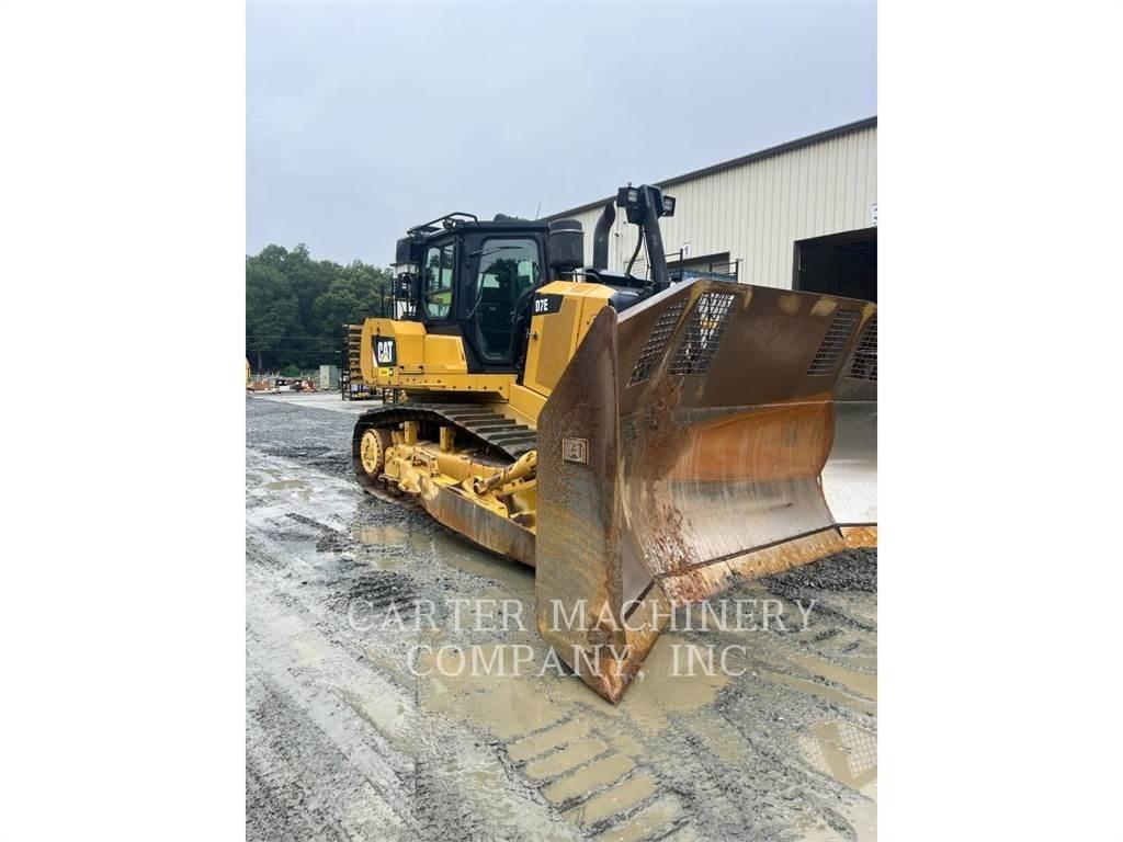 CAT D7E Telaketjupuskutraktorit