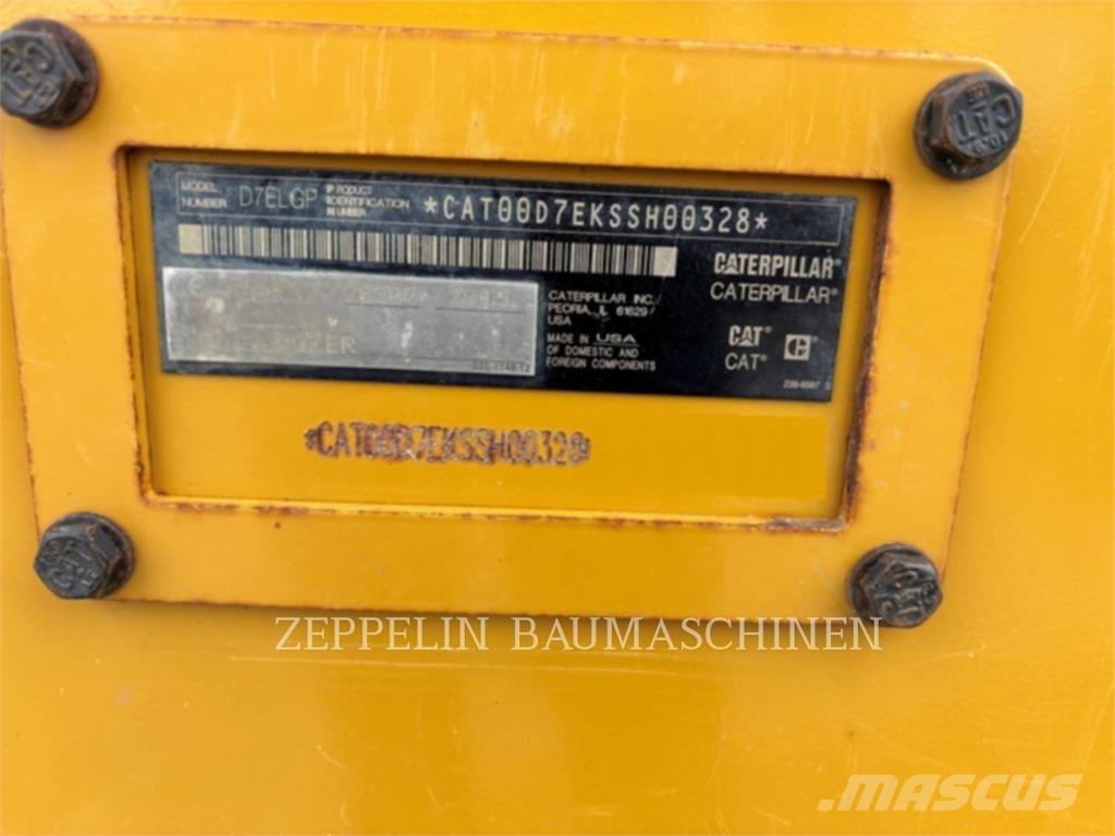 CAT D7E Telaketjupuskutraktorit