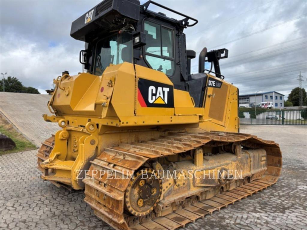 CAT D7E Telaketjupuskutraktorit