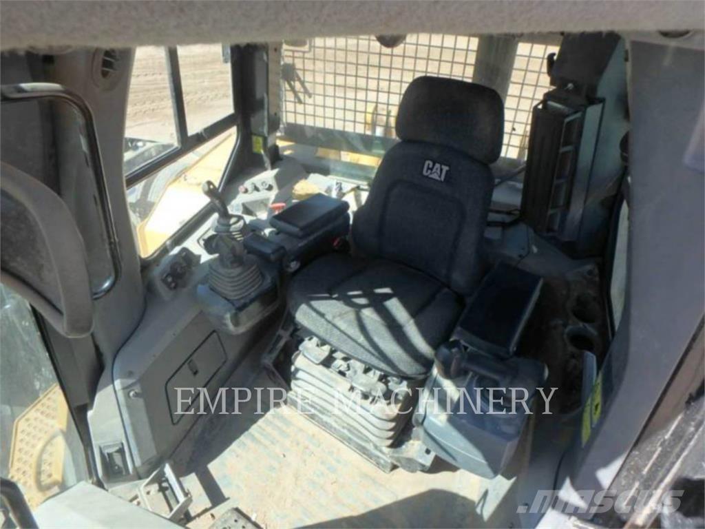 CAT D7E Telaketjupuskutraktorit