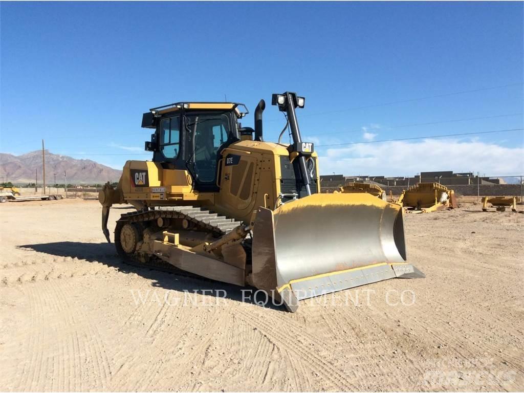 CAT D7E Telaketjupuskutraktorit