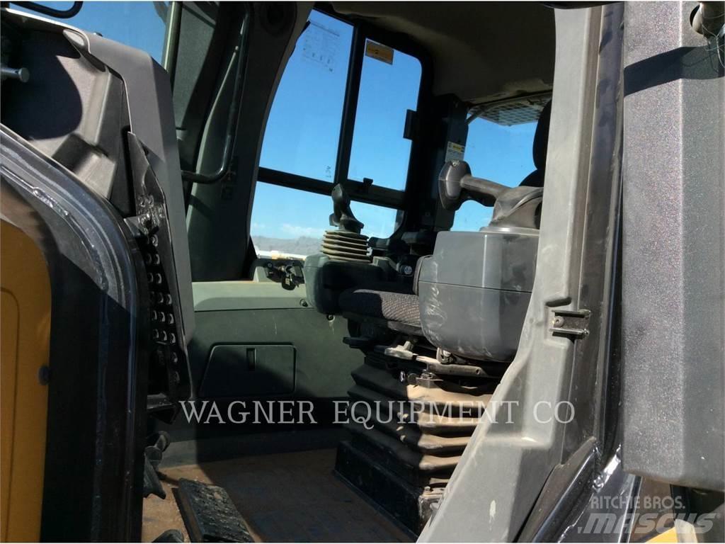 CAT D7E Telaketjupuskutraktorit